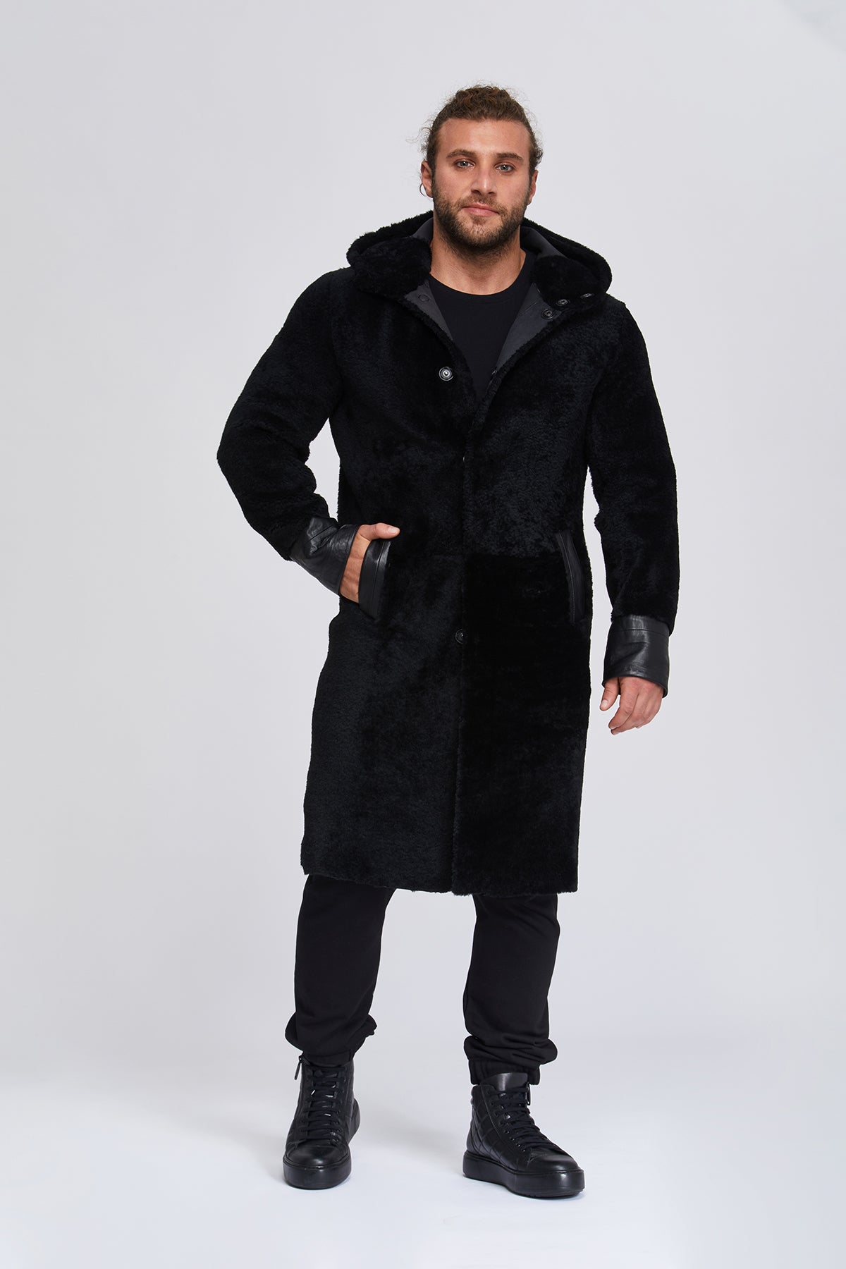 Men's shearlings winter overcoats. 100 % Turkish Sheepskin. Winter essentials in great design. Luxurious shearlings for men.