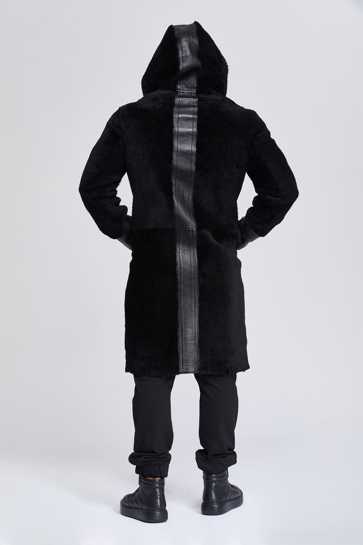 Men's shearlings winter overcoats. 100 % Turkish Sheepskin. Winter essentials in great design. Luxurious shearlings for men.