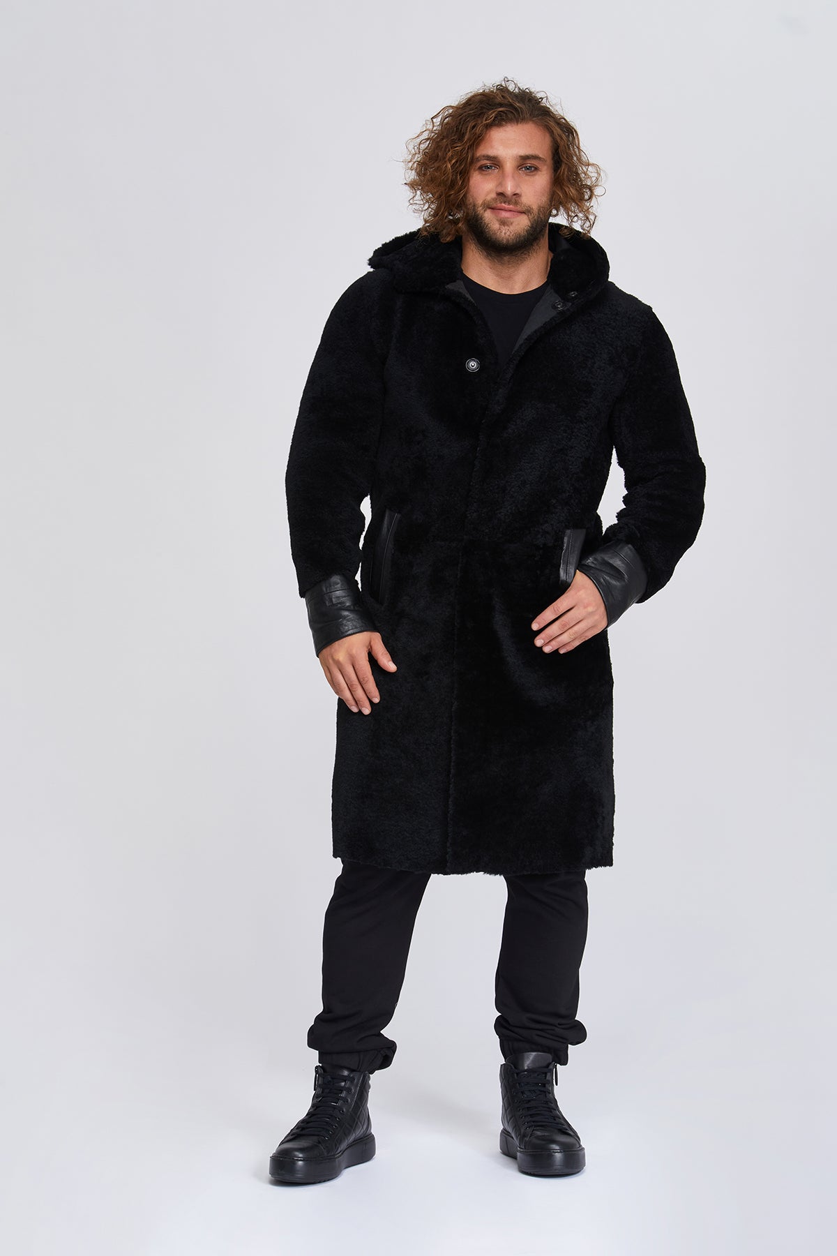 Men's shearlings winter overcoats. 100 % Turkish Sheepskin. Winter essentials in great design. Luxurious shearlings for men.