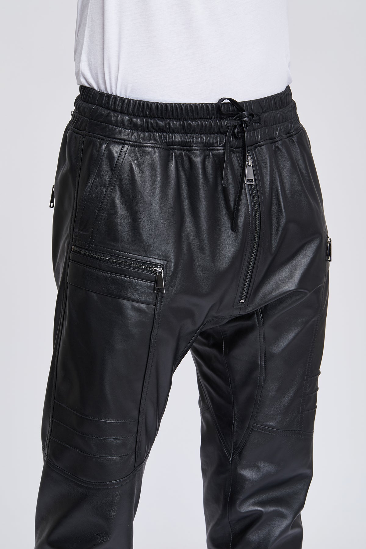 Men's loose fit Leather Pants. 100% High-End Quality Turkish Leather. Lambskin. Cold Weather Essentials. Elastic waistband. Side pockets.
